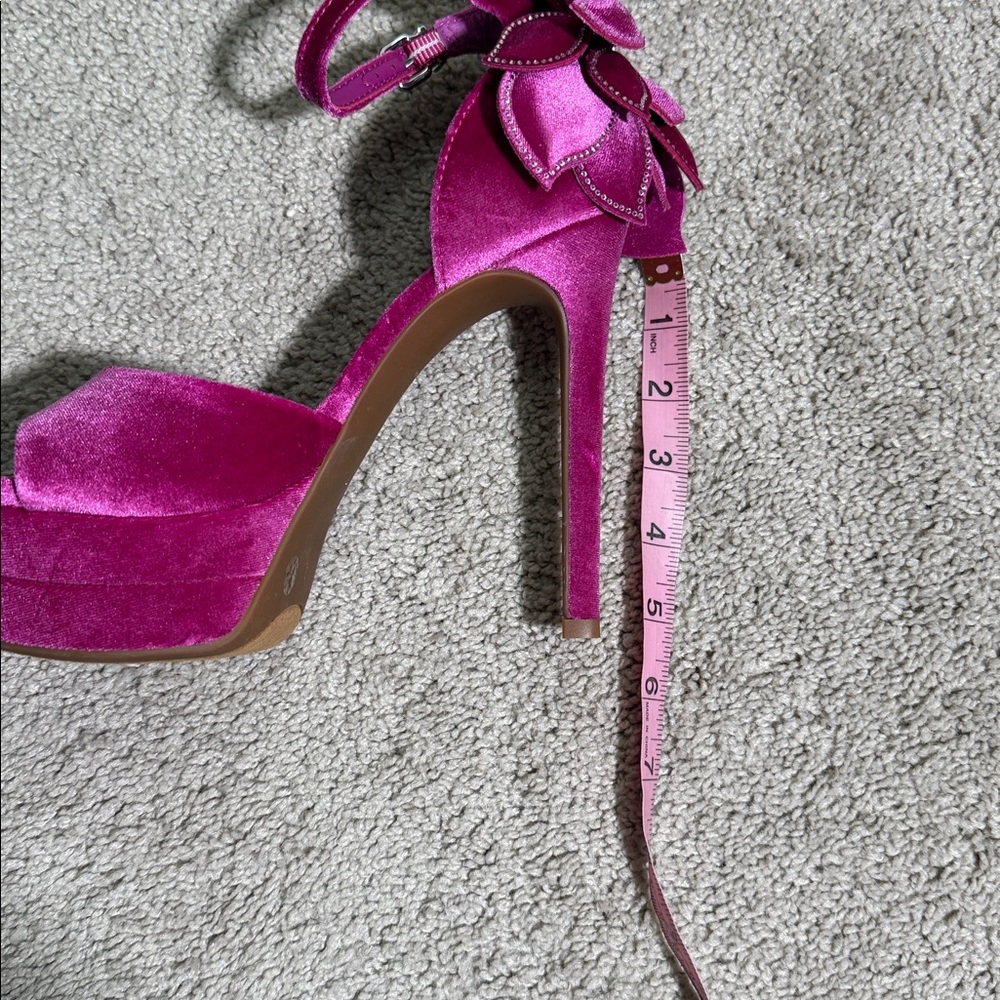 Gianni Bini Fuchsia Velvet Platform Heels - Picture 6 of 6